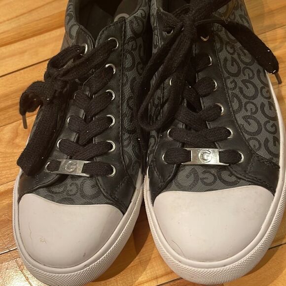 Guess black logo white sidewall/bumper silver logo tan lace up sneakers Size 8.5 - Picture 5 of 7